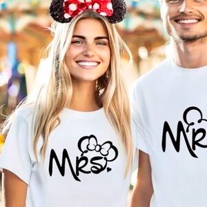 ❗️MRS Disney Minnie Mouse T- Shirt